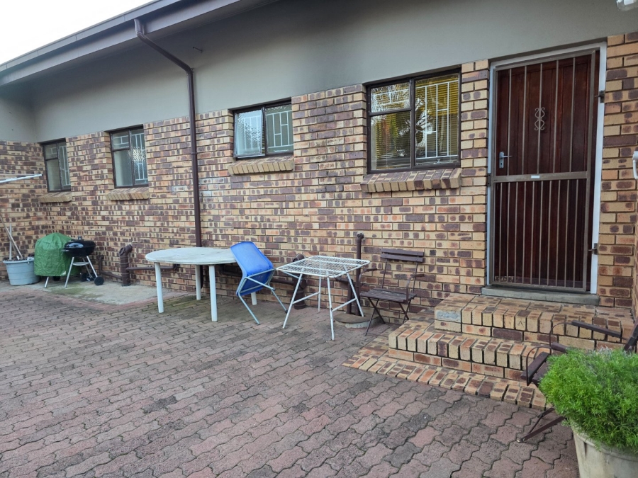 4 Bedroom Property for Sale in Heuwelsig Free State
